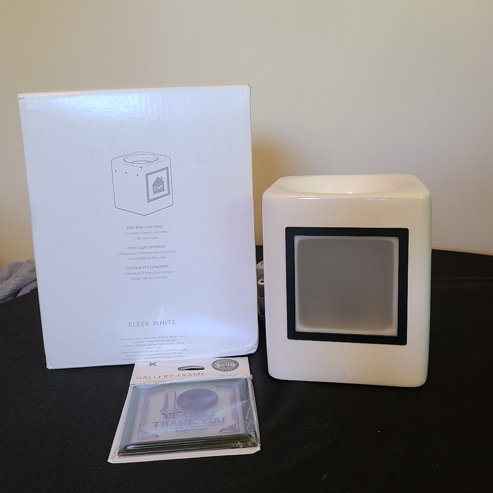 Scentsy warmer- Sleek White